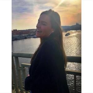 Meet your Posher, Brooke